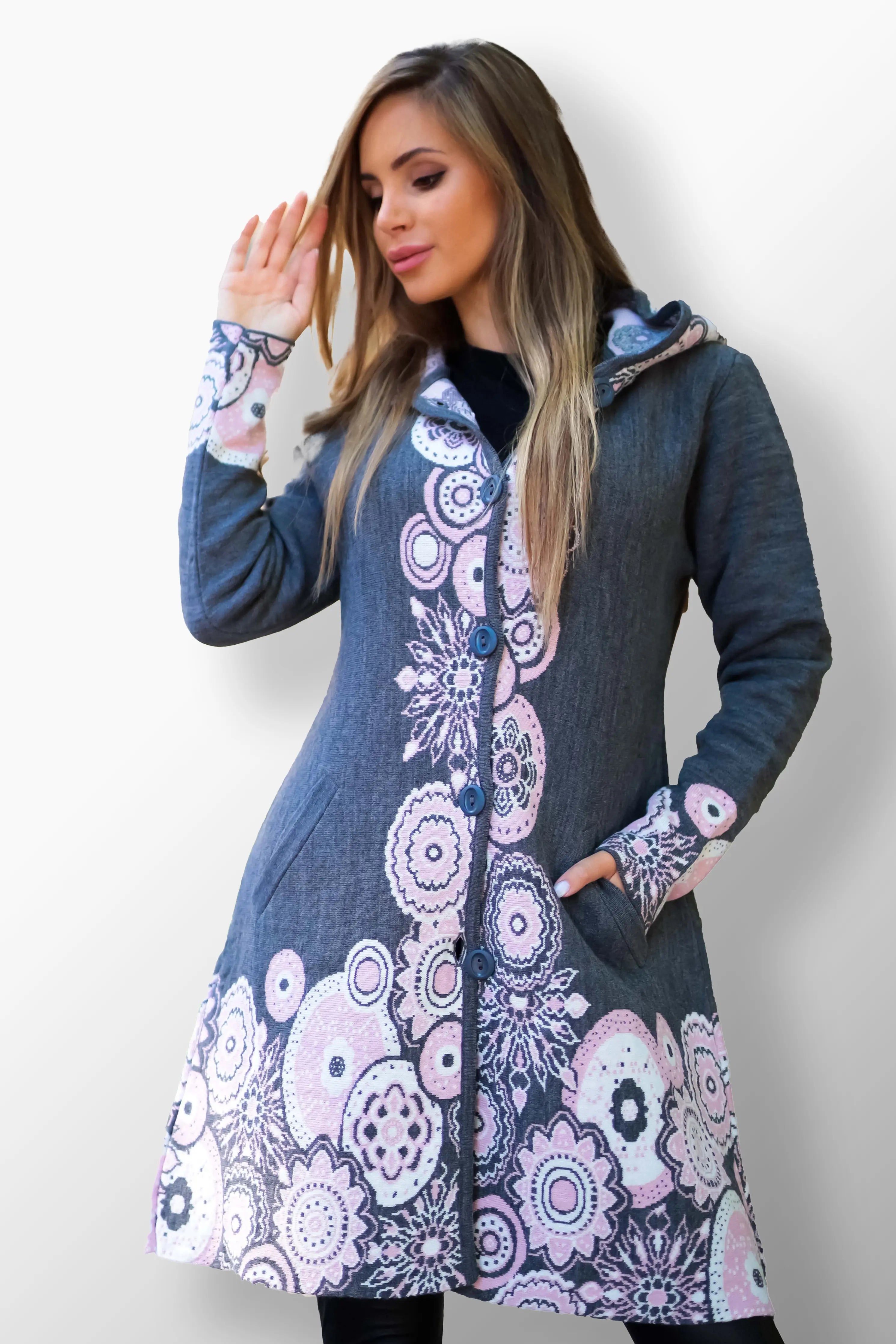 Cintia Kötött Kabát Kapucnival és Virágmintával