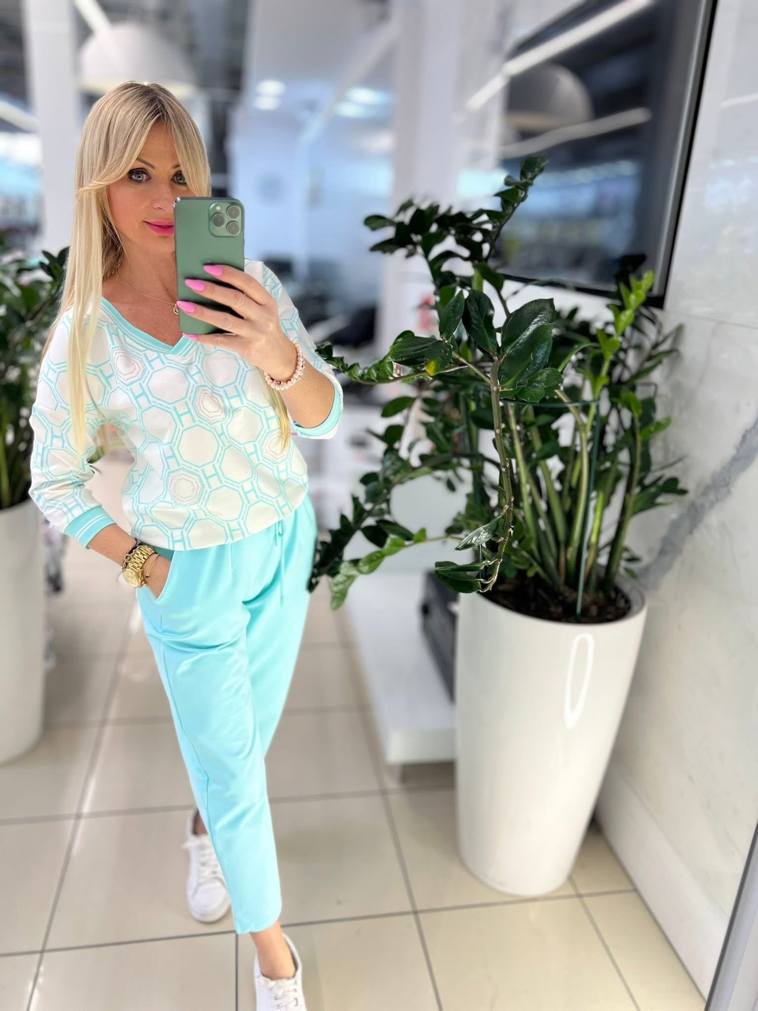 Lili női V-nyakú felső